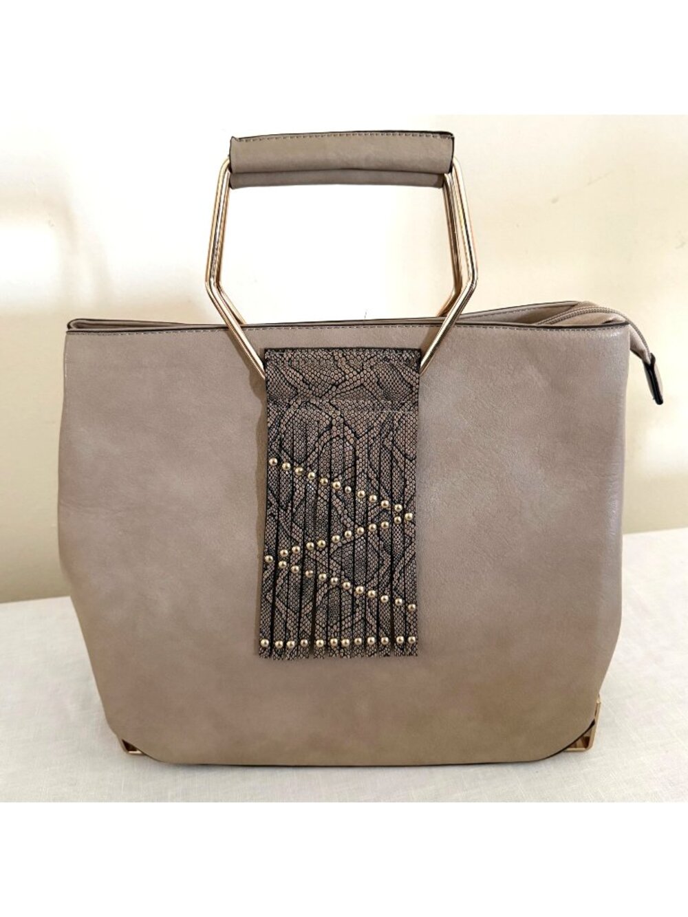 Beige Structured Tote Bag Gold Handle Snake Detail Detachable Strap